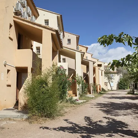 Residence Lago Verde アパートホテル 4*